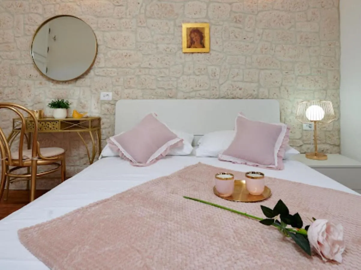 Guesthouse Ana Trogir Old Town 3*,