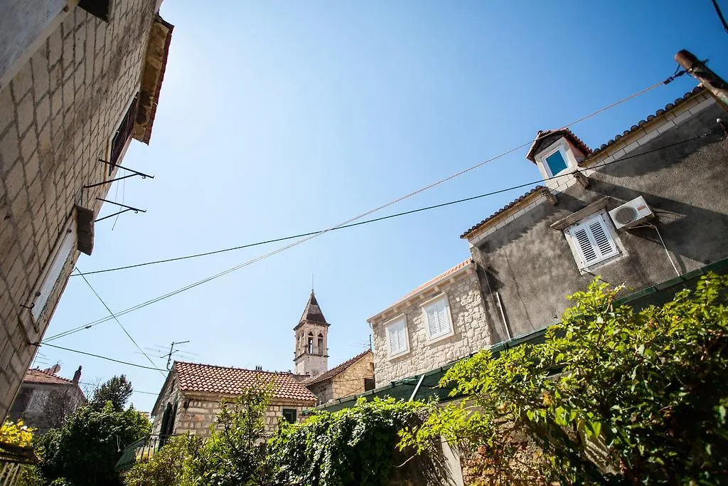 Guesthouse Ana Trogir Old Town 3*,